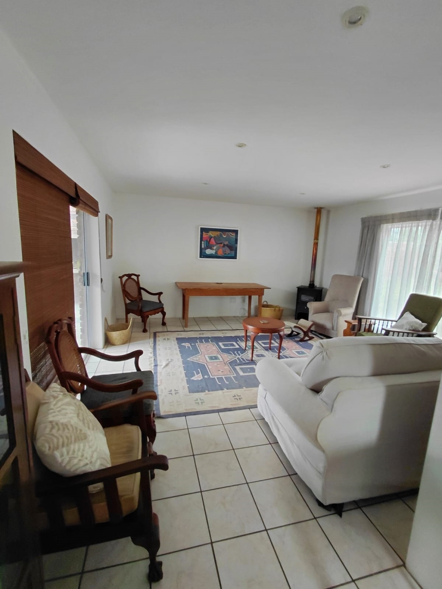 To Let 4 Bedroom Property for Rent in Stilbaai Wes Western Cape